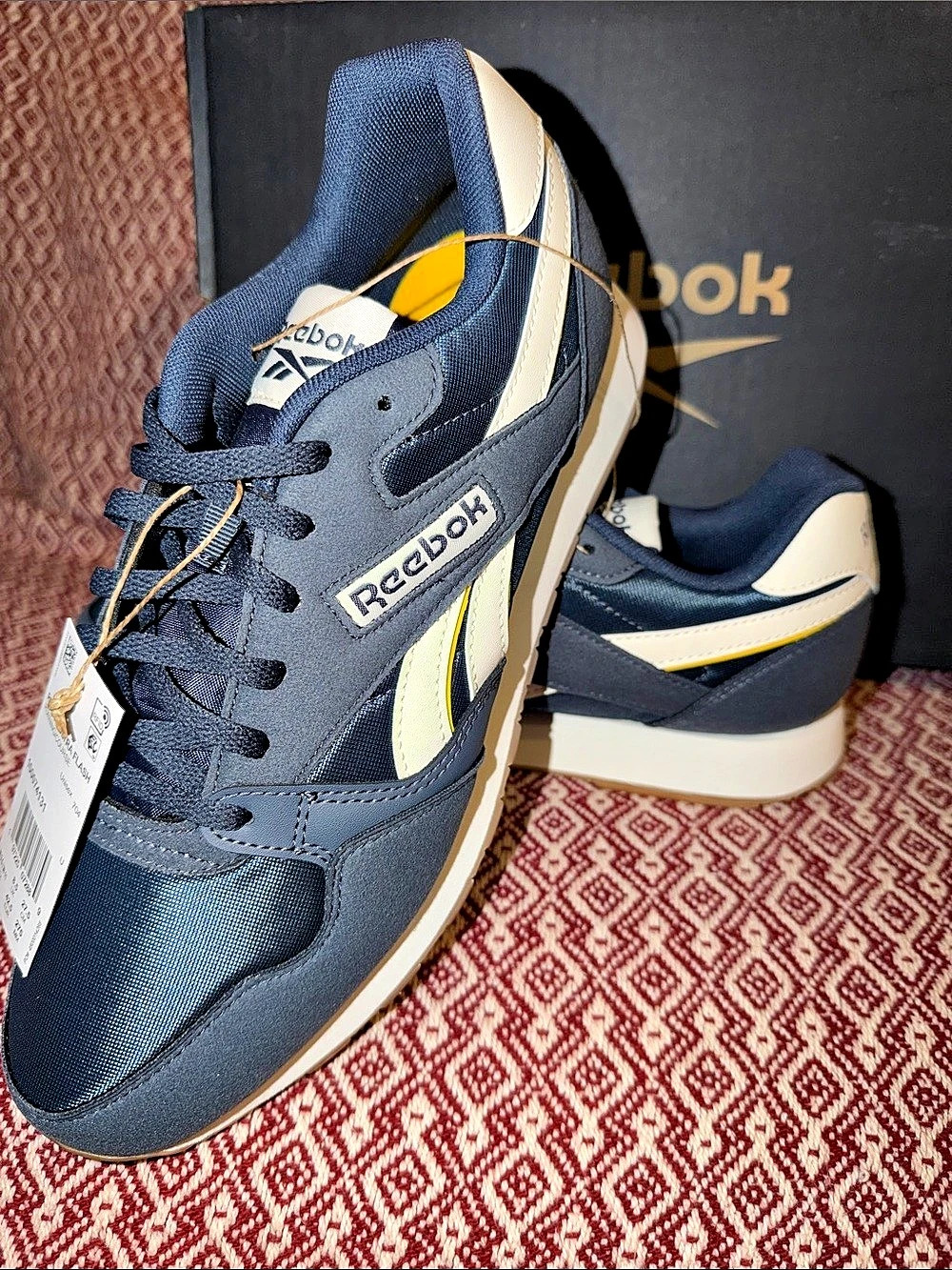 Reebok Classic Leather Sneakers Blue & White US men 9.5 or women 11 NWT